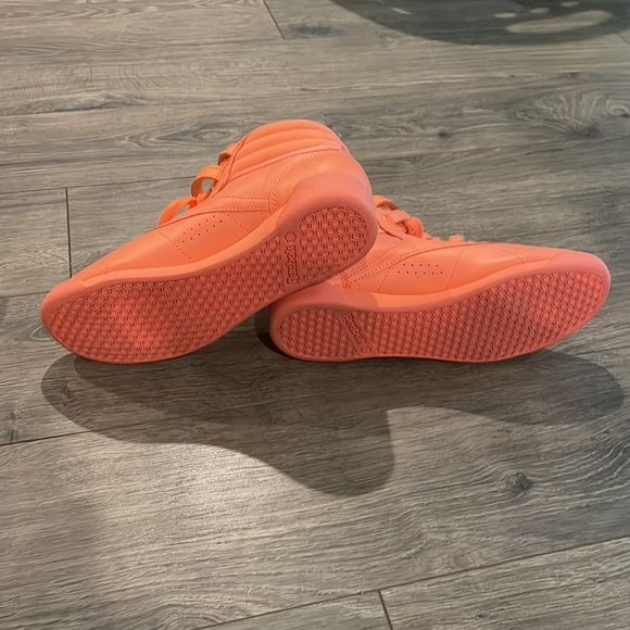 New Reebok womens freestyle hi rise shoe - Picture 5 of 7